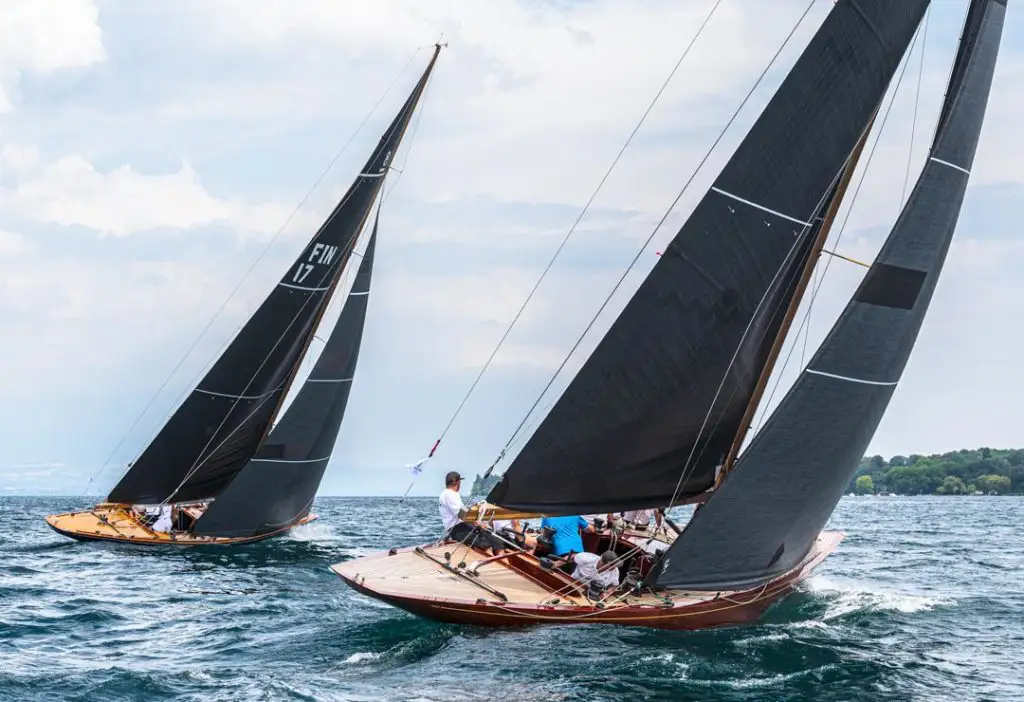 8mR_Worlds_Geneva_by_James_Robinson_Taylor_10_1024x702_1906881659.webp