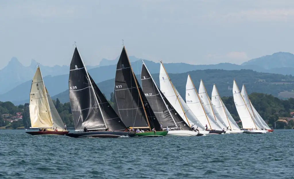 8mR_Worlds_Geneva_by_James_Robinson_Taylor_12_1024x625_1543073292.webp