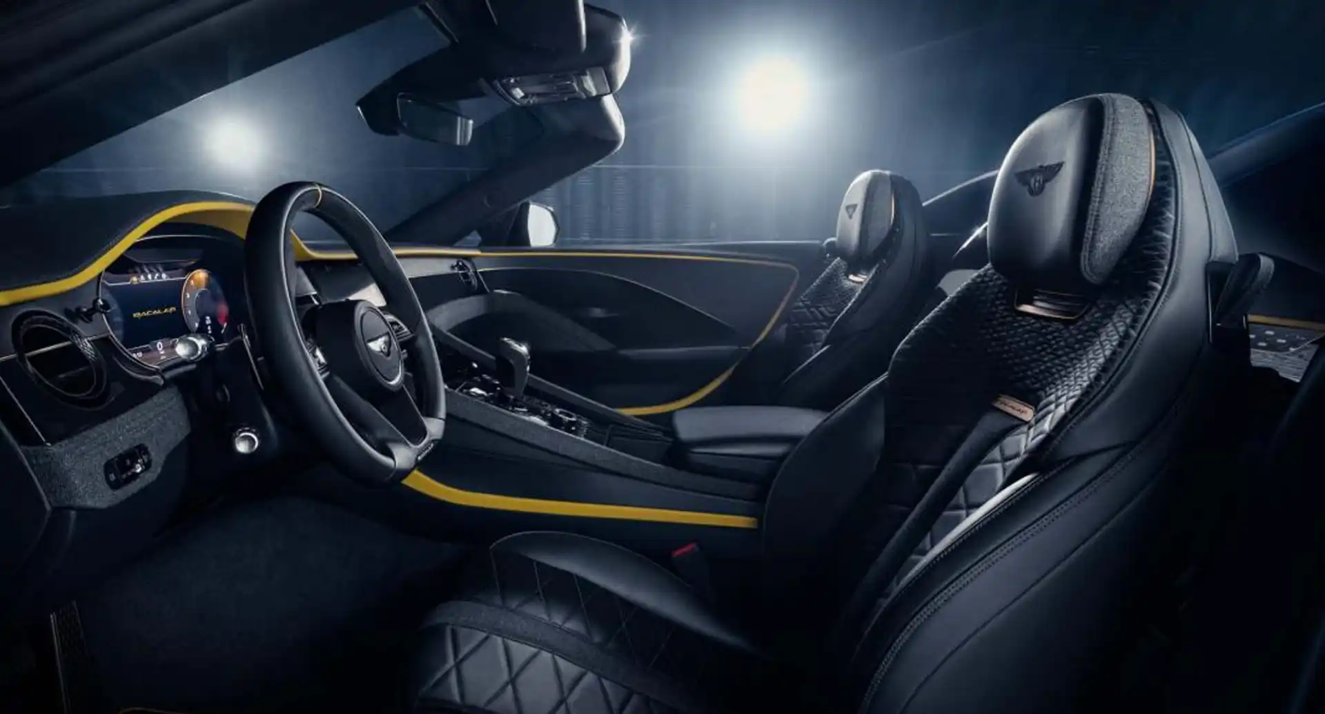 cockpit de la Bentley Bacalar jaune cabrio