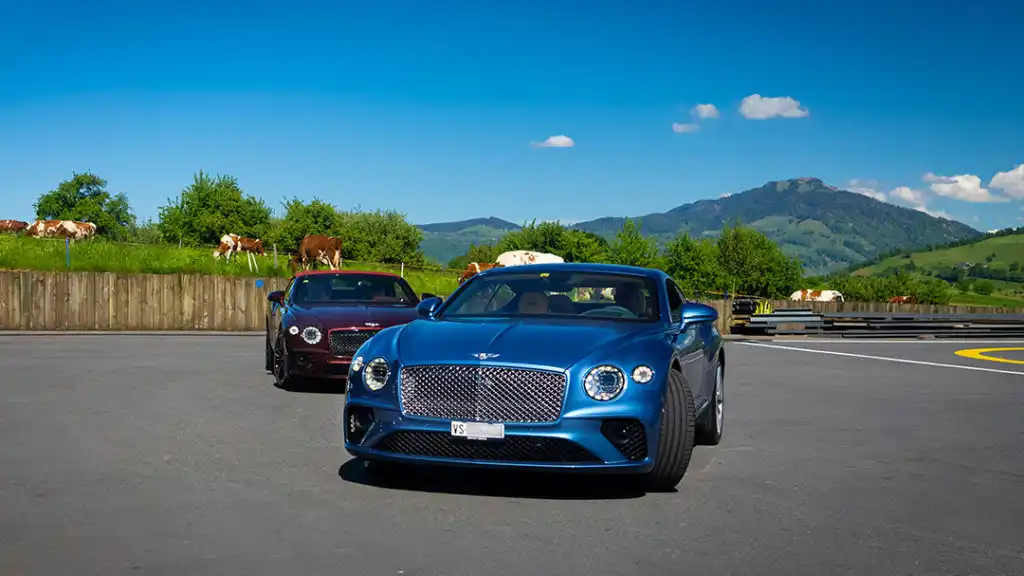 Bentley_swiss_roadtrip_2021_groupe_chevalley_GT_bleu_462600933.webp